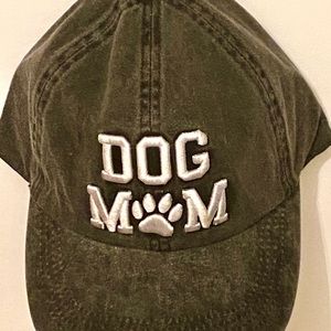 NWT Dog Mom Baseball Hat